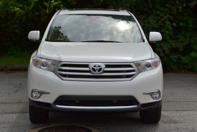 Toyota Highlander 2011 photo 1