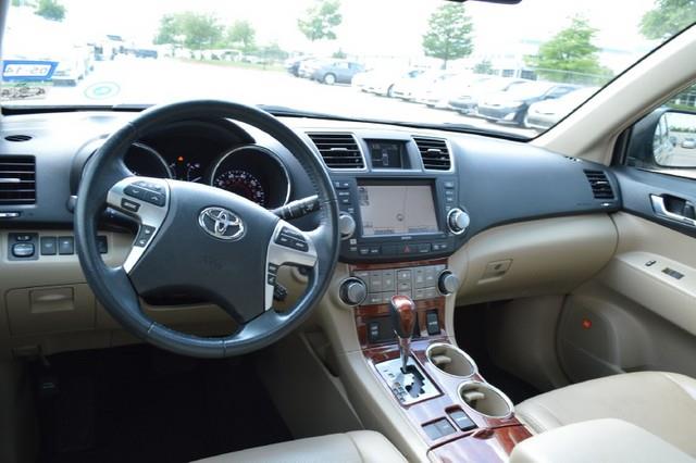 Toyota Highlander 2011 photo 10