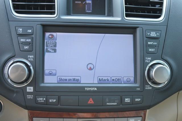 Toyota Highlander 2011 photo 17