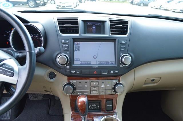 Toyota Highlander 2011 photo 18