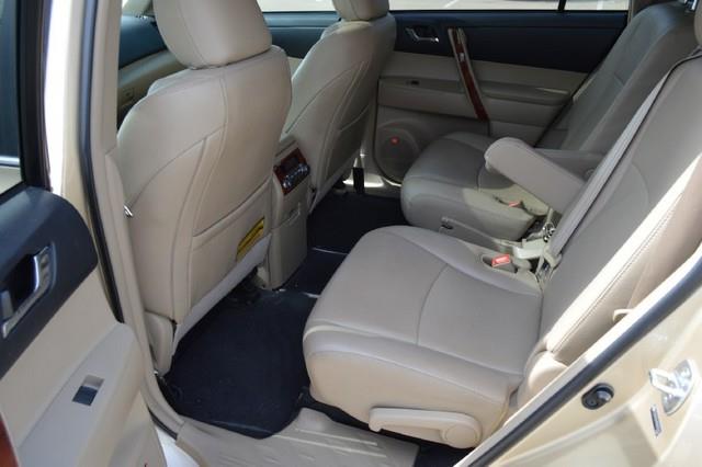 Toyota Highlander 2011 photo 29