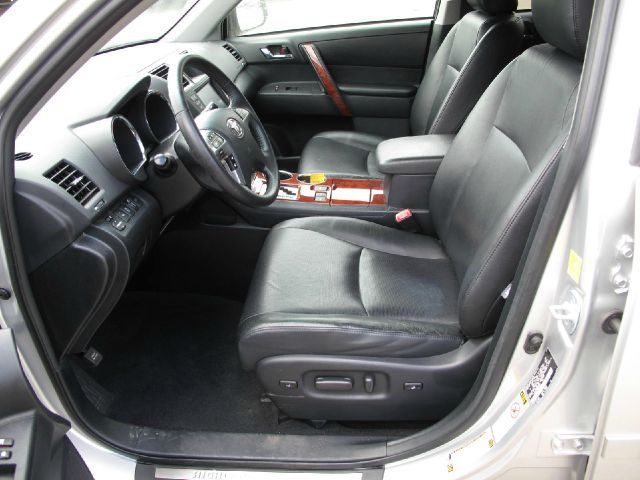 Toyota Highlander 2011 photo 2