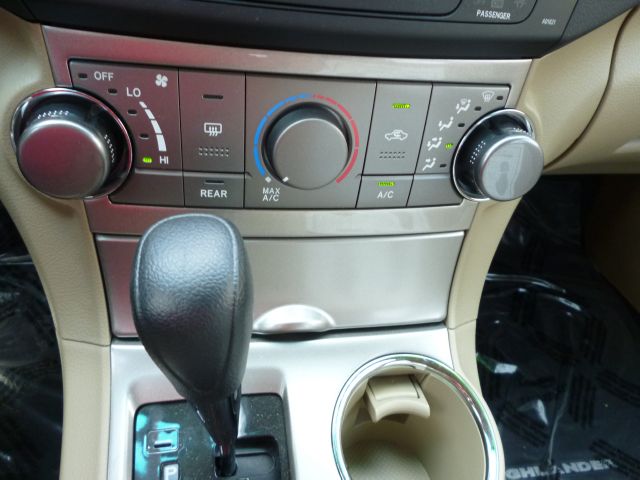 Toyota Highlander 2012 photo 15