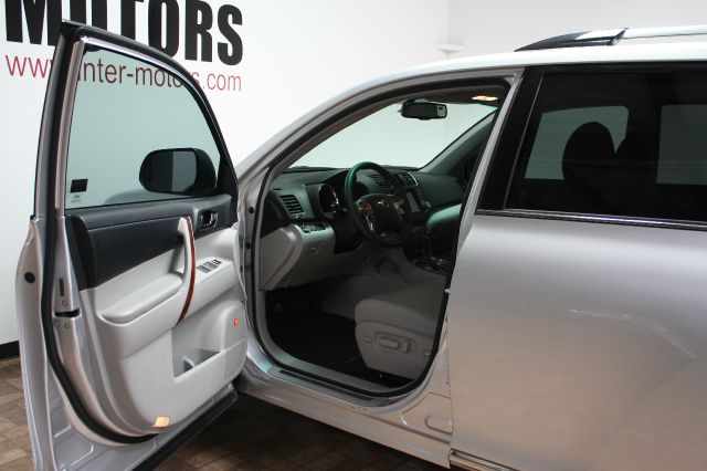 Toyota Highlander 2012 photo 20