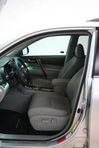 Toyota Highlander 2012 photo 51