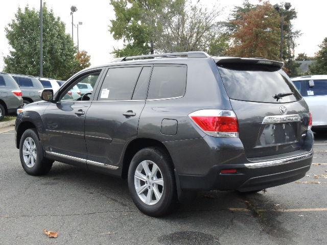 Toyota Highlander 2013 photo 2