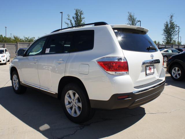 Toyota Highlander 2013 photo 2