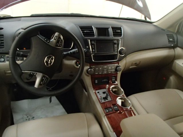 Toyota Highlander 2013 photo 11