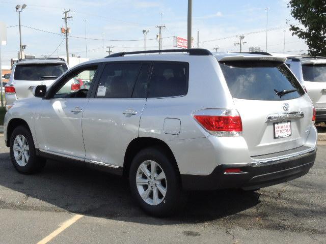 Toyota Highlander 2013 photo 2