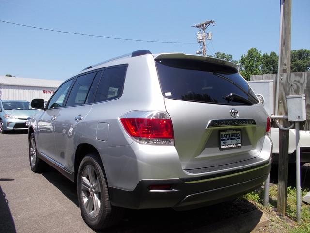 Toyota Highlander SLT 25 SUV