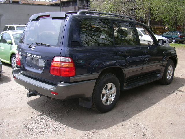 Toyota LandCruiser 2001 photo 2