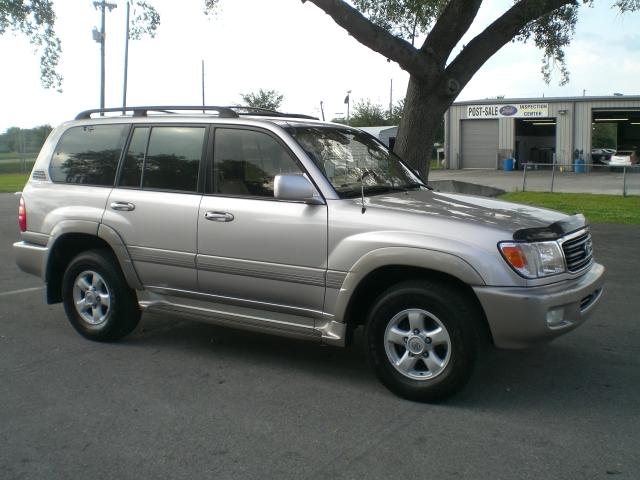 Toyota Land Cruiser 2000 photo 2