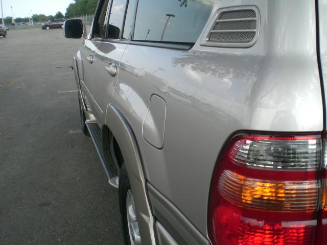 Toyota Land Cruiser 2000 photo 4