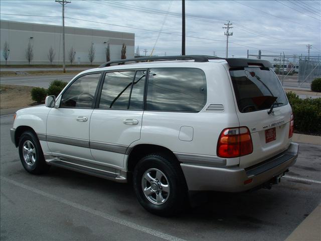 Toyota Land Cruiser 2001 photo 3