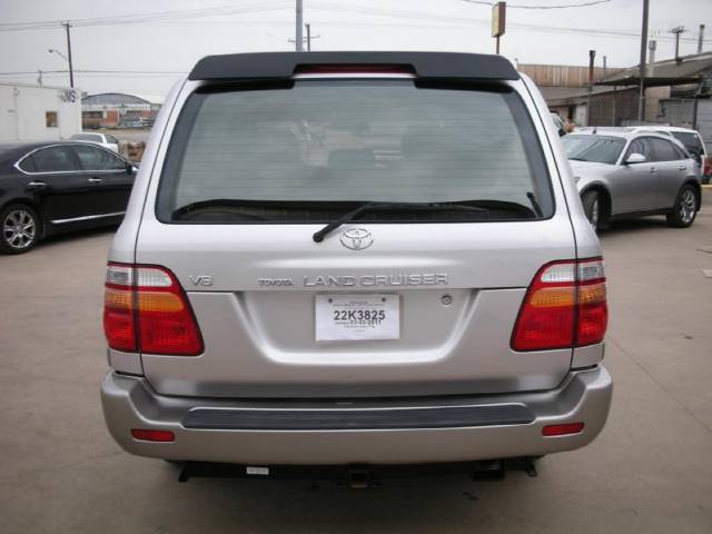 Toyota Land Cruiser 2001 photo 3