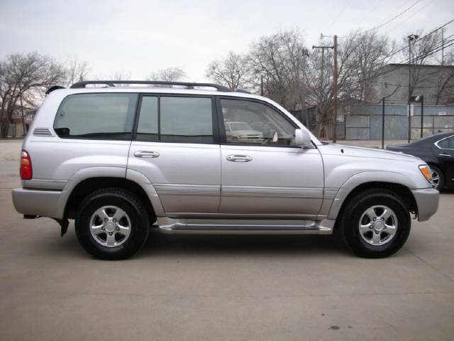 Toyota Land Cruiser 2001 photo 4