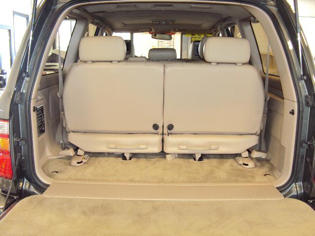 Toyota Land Cruiser 2002 photo 4