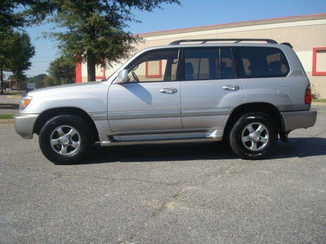 Toyota Land Cruiser 2002 photo 2