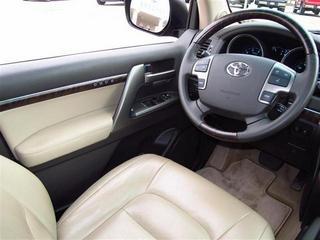 Toyota Land Cruiser 2010 photo 2