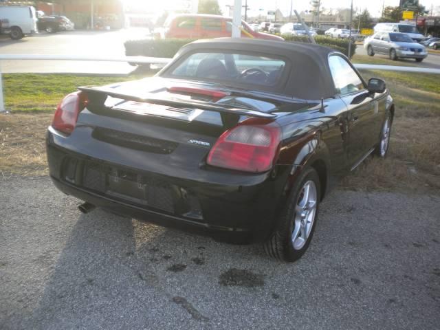 Toyota MR2 Spyder 2000 photo 1