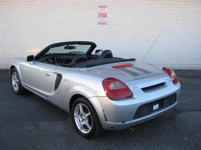 Toyota MR2 Spyder 2001 photo 1