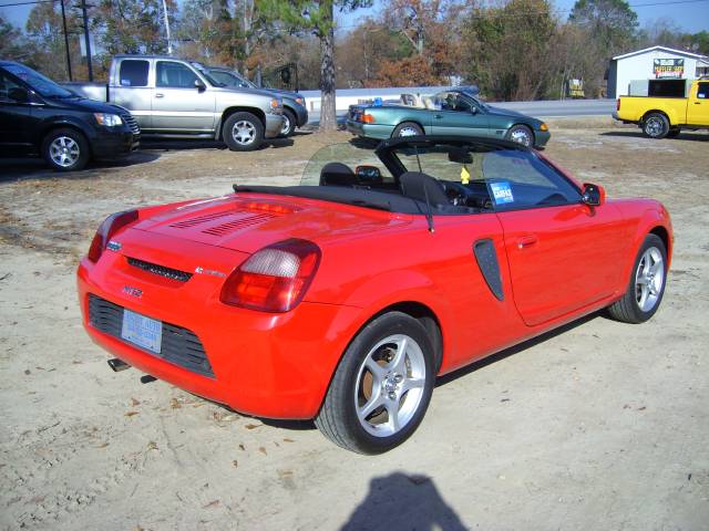 Toyota MR2 Spyder 2001 photo 1