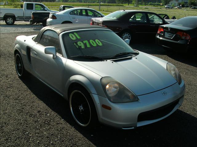 Toyota MR2 Spyder 2001 photo 2