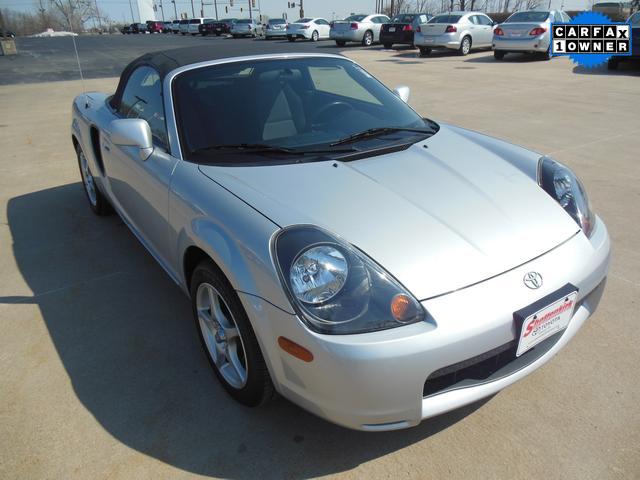 Toyota MR2 Spyder 2001 photo 1