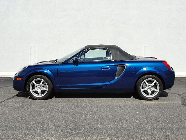 Toyota MR2 Spyder 2001 photo 3