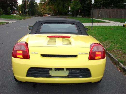 Toyota MR2 Spyder 2001 photo 4