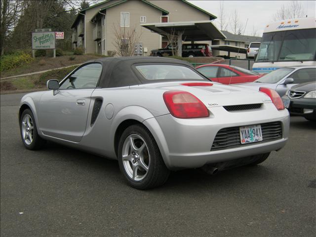 Toyota MR2 Spyder 2001 photo 3