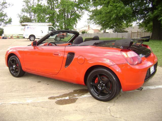 Toyota MR2 Spyder 2001 photo 1