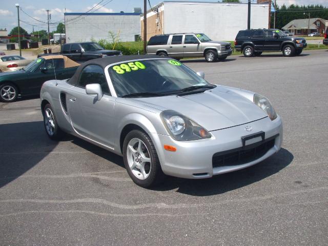 Toyota MR2 Spyder 2001 photo 4