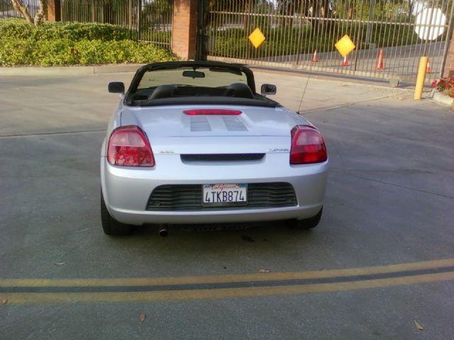 Toyota MR2 Spyder 2001 photo 1