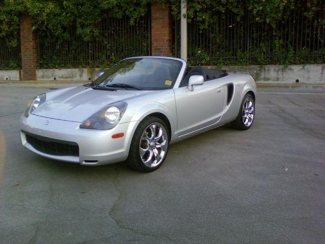 Toyota MR2 Spyder 2001 photo 2