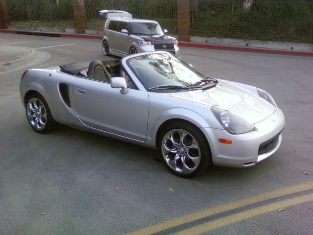 Toyota MR2 Spyder 2001 photo 3