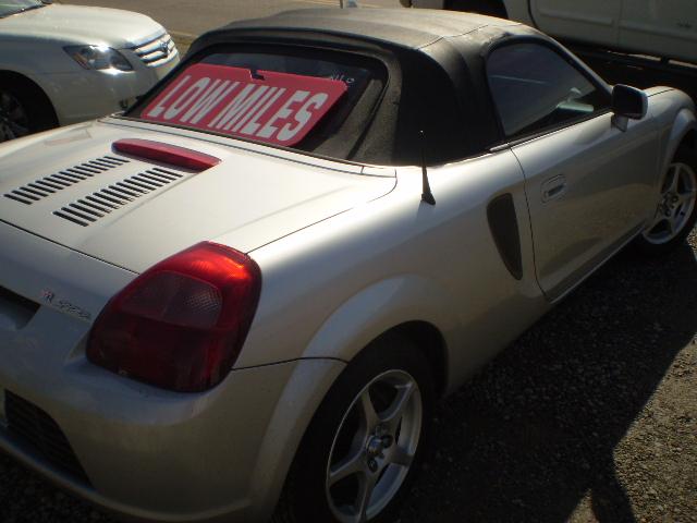 Toyota MR2 Spyder 2001 photo 1