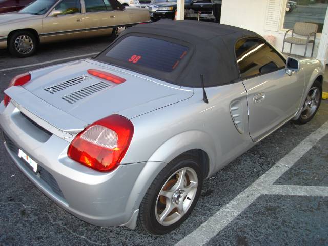 Toyota MR2 Spyder 2001 photo 3