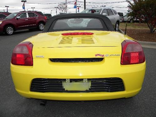 Toyota MR2 Spyder 2001 photo 1