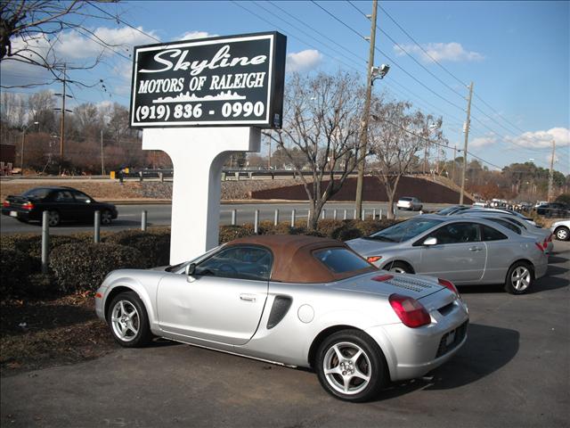 Toyota MR2 Spyder 2001 photo 1