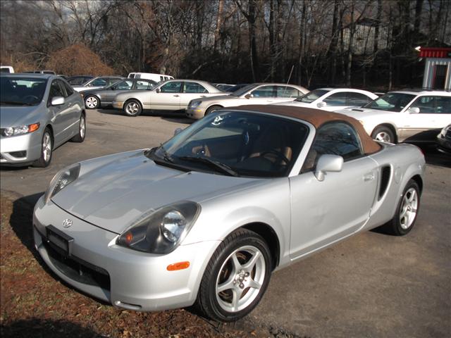 Toyota MR2 Spyder 2001 photo 3