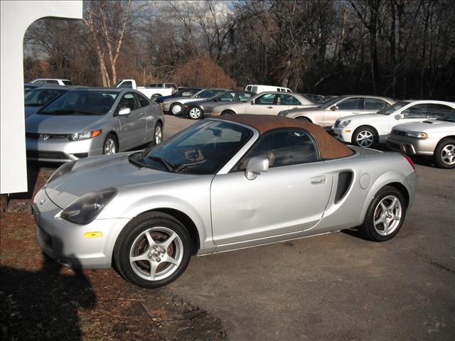 Toyota MR2 Spyder 2001 photo 4