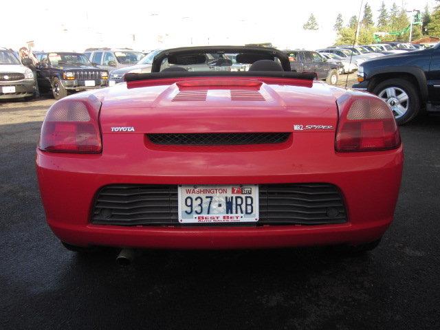 Toyota MR2 Spyder 2002 photo 2