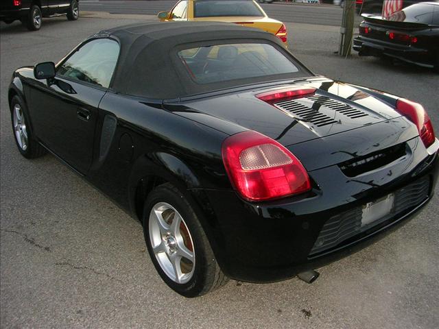 Toyota MR2 Spyder 2002 photo 4