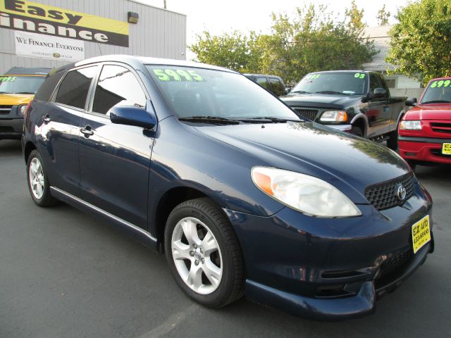 Toyota Matrix 2003 photo 2