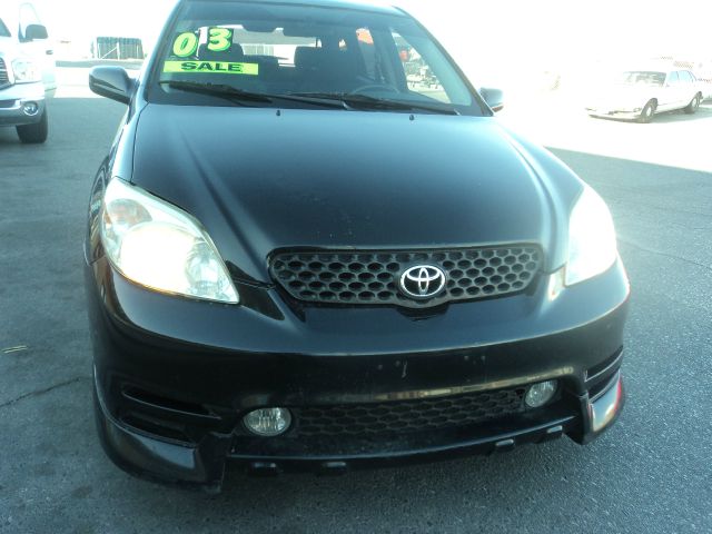 Toyota Matrix 2003 photo 14