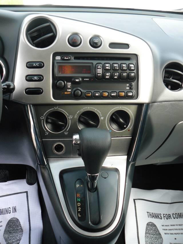 Toyota Matrix 2003 photo 14