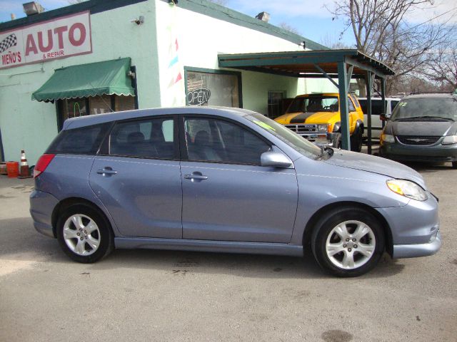 Toyota Matrix 2004 photo 1