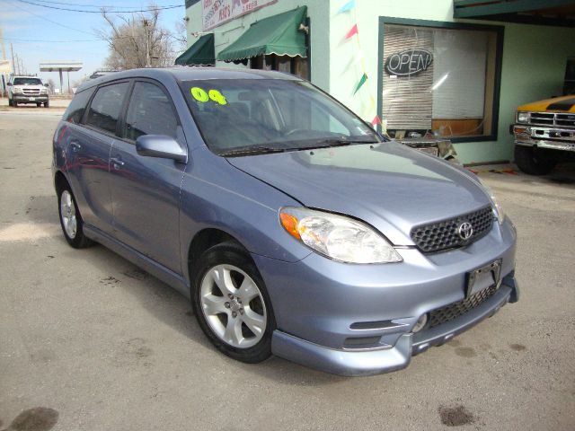 Toyota Matrix 2004 photo 2