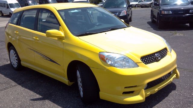 Toyota Matrix 2004 photo 2